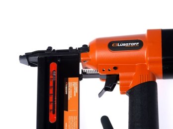 Clavadora Engrampadora Lusqtoff, código GC9040-50 2 en 1 Profesional